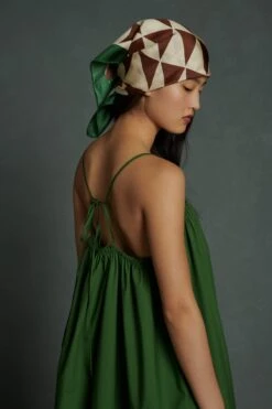 Soeur FOULARD CARRE 6 Soeur FOULARD CARRE -Soeur 05 029 ARIELLE ASTREE CARRE 0055