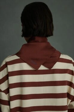 Soeur FOULARD SQUARE -Soeur 09 014 ARCHIE1 ALEX VERNON SQUARE AMALFI 0024