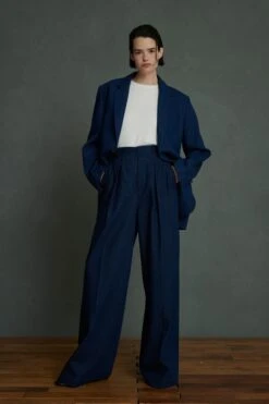 Soeur VESTE AURES 8 Soeur VESTE AURES -Soeur 10 001 AURES1 ANGELIQUE ARISTIDE SQUARE1 ALES 0015